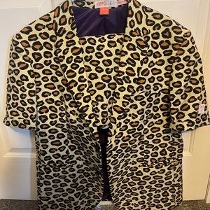 Short sleeve suit and shorts is 44 shorts size 33